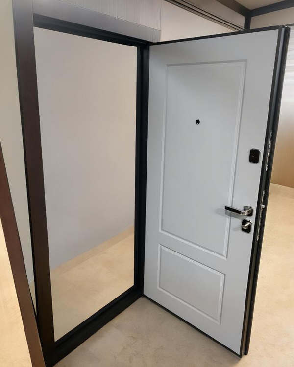 Квартирная входная дверь