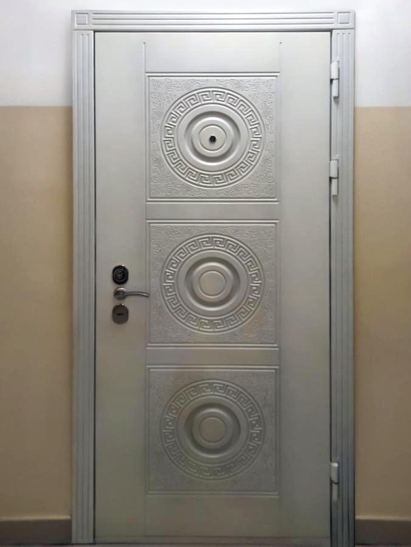 Квартирная дверь с МДФ