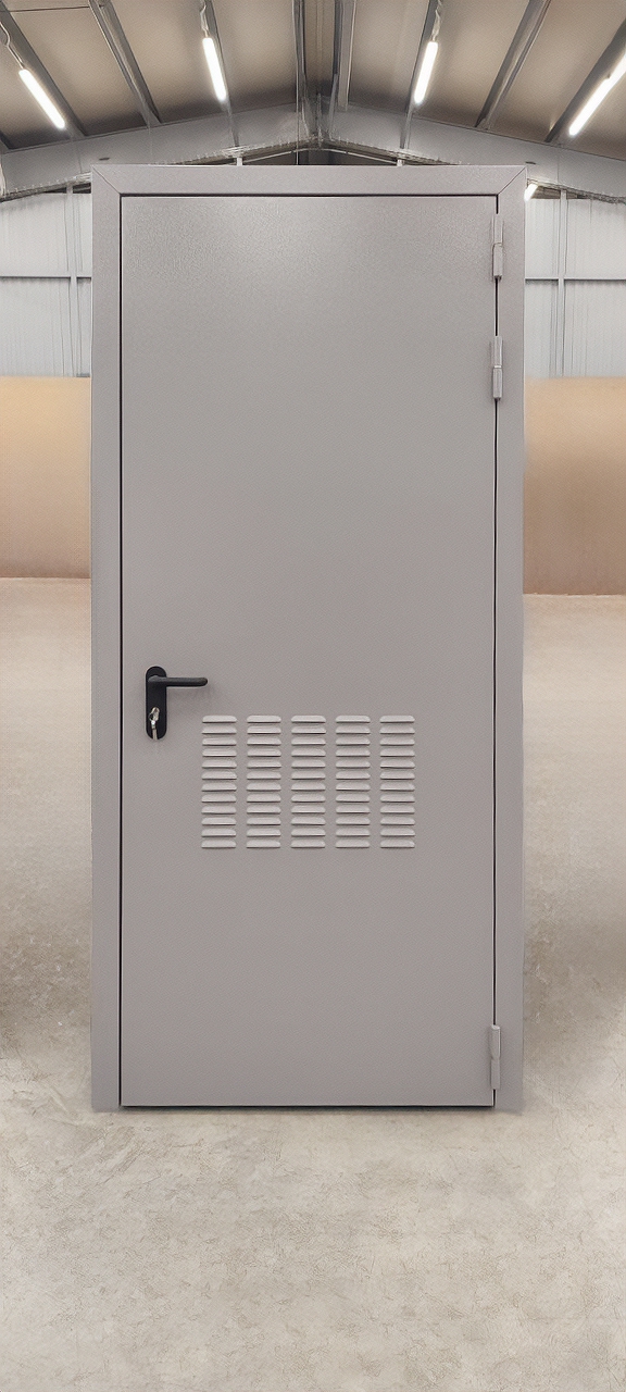 Дверь с отверстиями для вентиляции