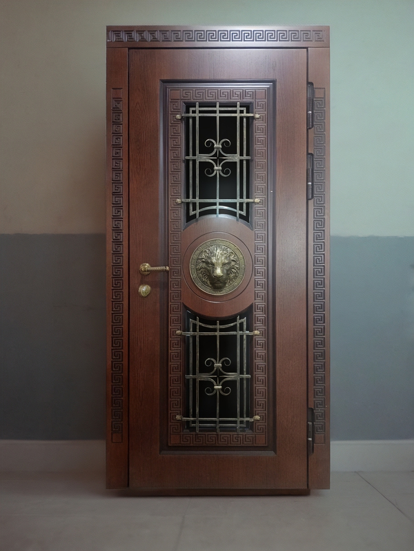 Дверь с декором лев