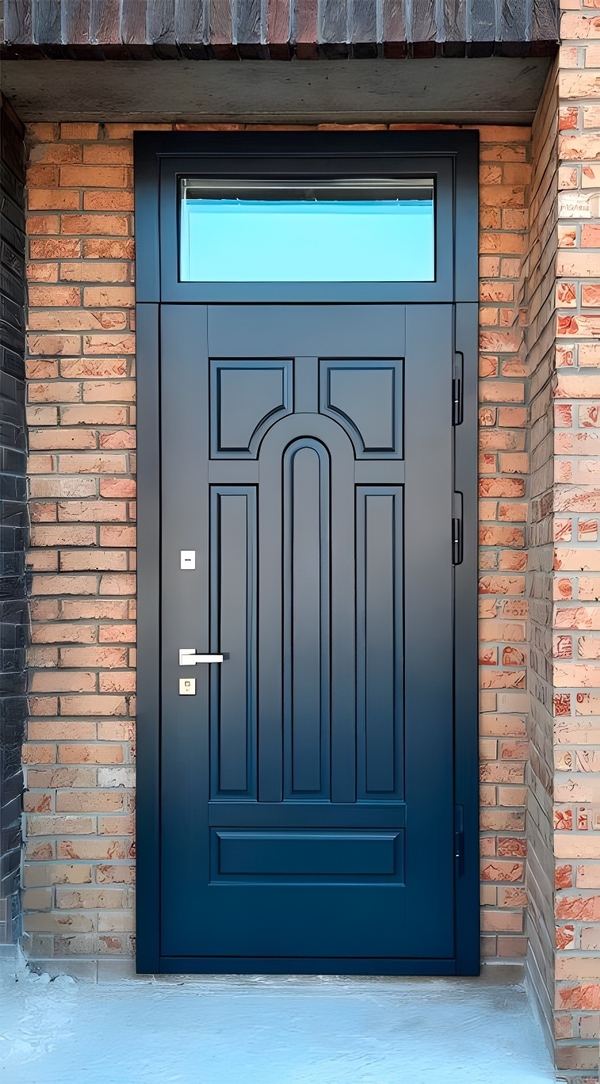 Дверь с окном сверху